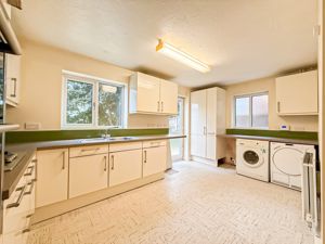 Photo 14- click for photo gallery